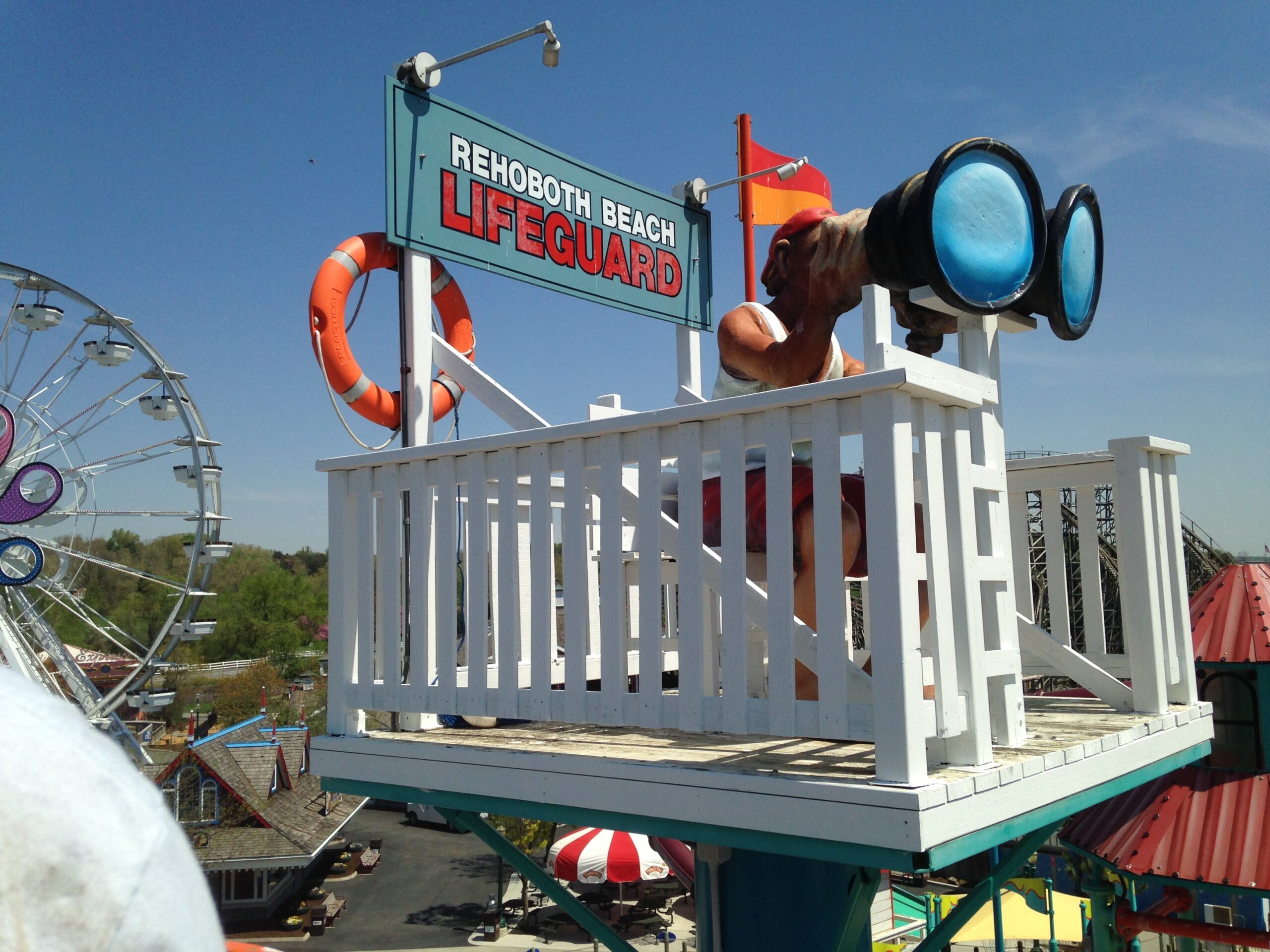 Maintenance painting at an amusement park water attraction